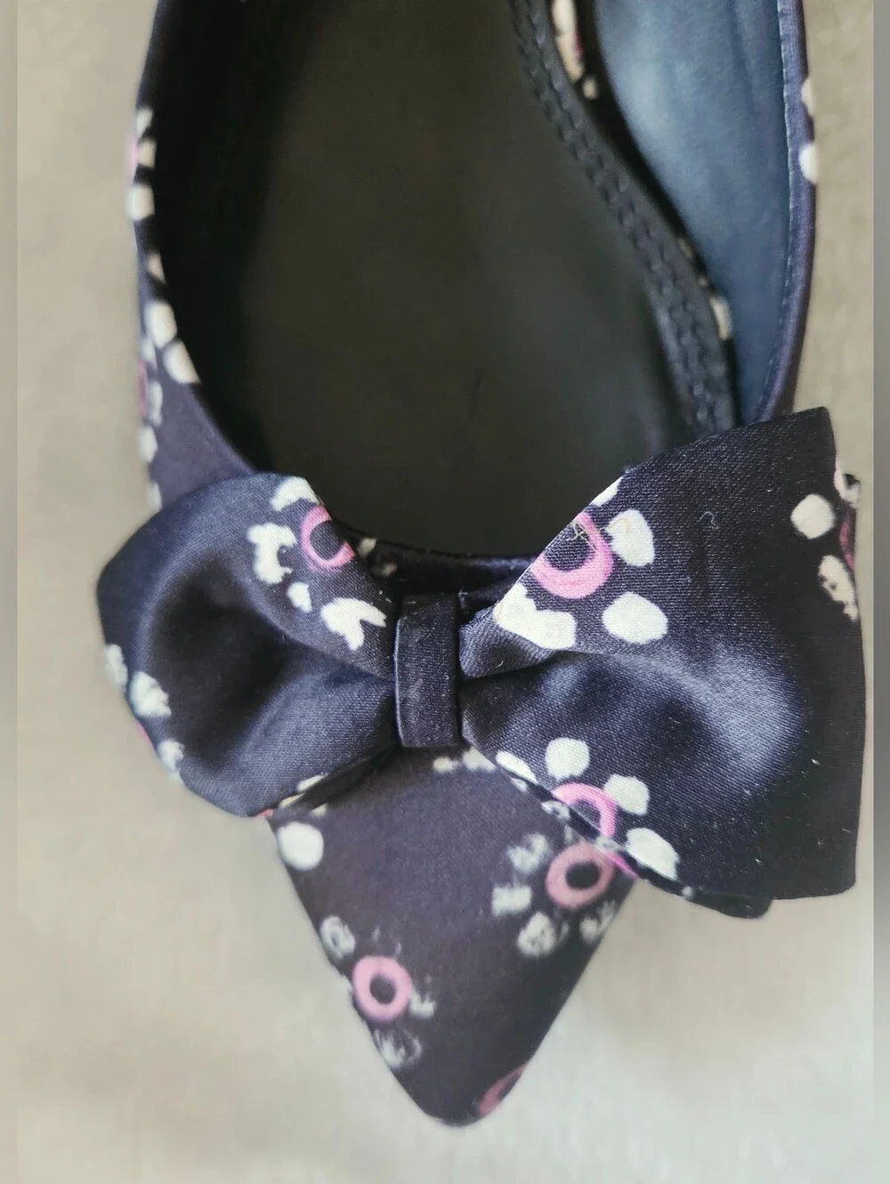 Tory Burch Navy Floral Bow Pointed Flats